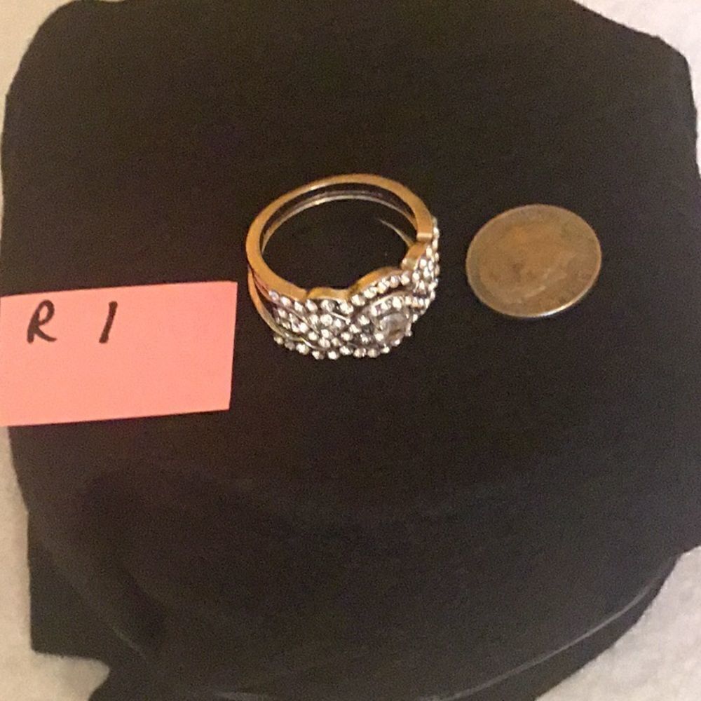 NEW costume jewelry 3 piece ring set in size 10 ladies
